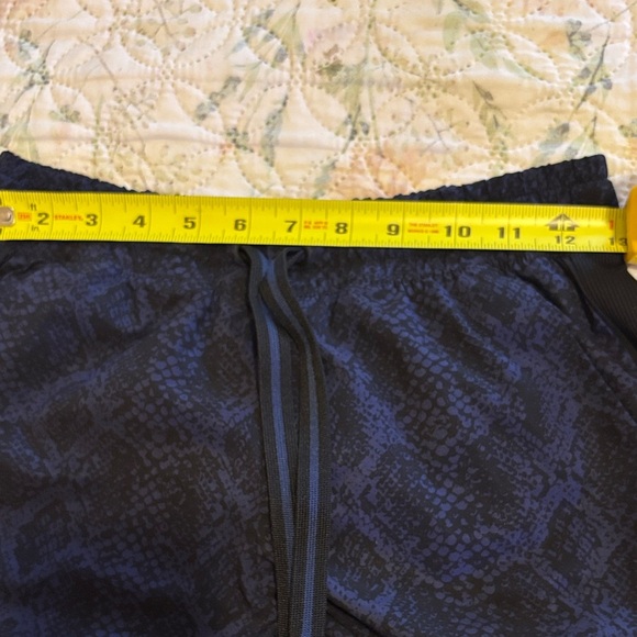 Athleta Men's Black Patterned Joggers - Picture 6 of 7